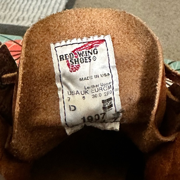 Red Wing 1907 Men’s Heritage 6" Classic Moc Toe Boots - Picture 4 of 4